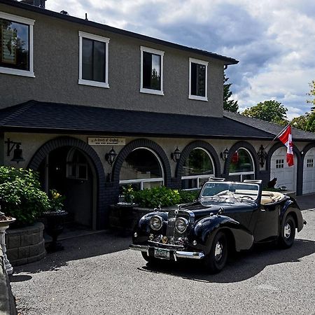 A Touch Of English B&B Kelowna Exterior photo